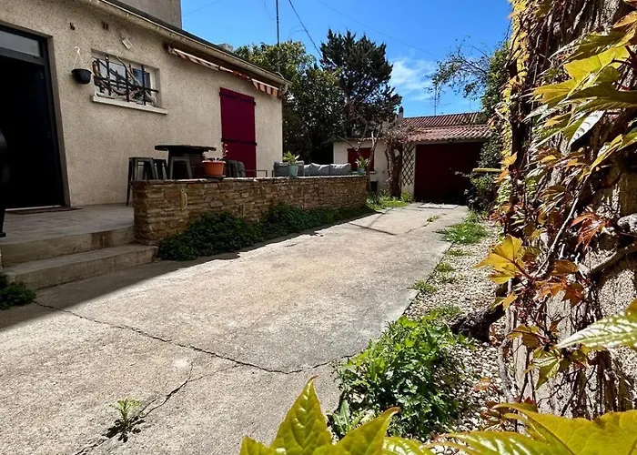 Holiday home Superbe Maison Proche Du Centre De *