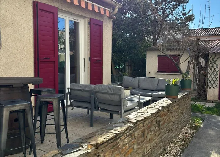 Holiday home Superbe Maison Proche Du Centre De *