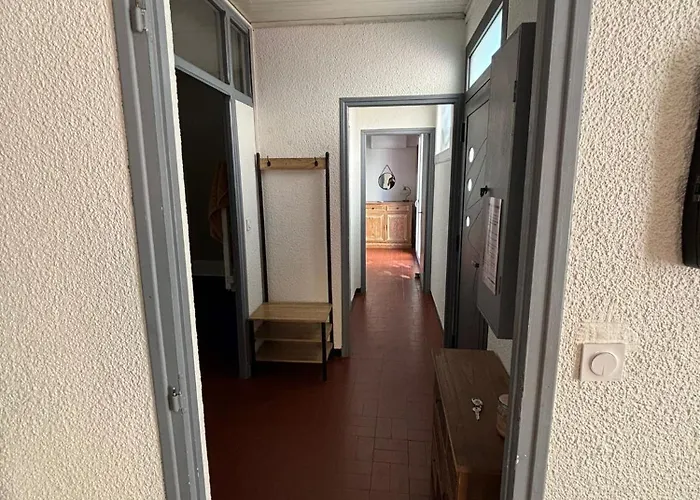 Holiday home Superbe Maison Proche Du Centre De *